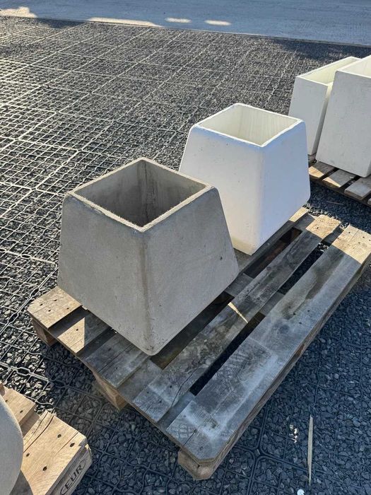 Donica betonowa Axis śnieżnobiała Ogrodowa niemalowana 47x44 1 szt