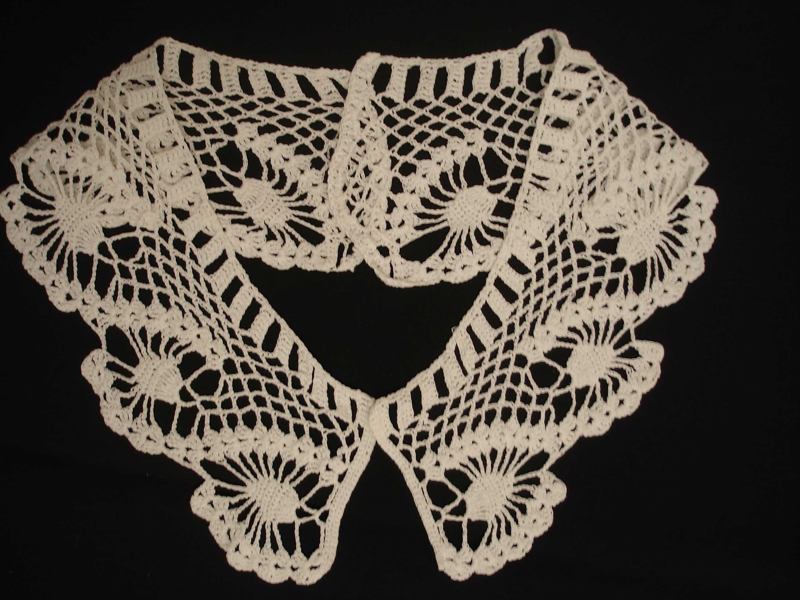 Воротничек на платье или блузку, белый с вышивкой