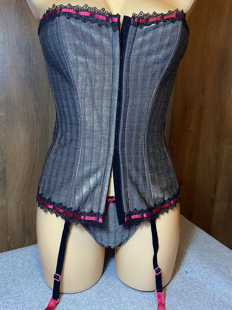 Gorset francuski zapinany z przodu ze stringami , XS/S, rowy