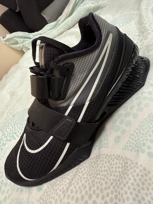 Buty do podnoszenia ciężarów