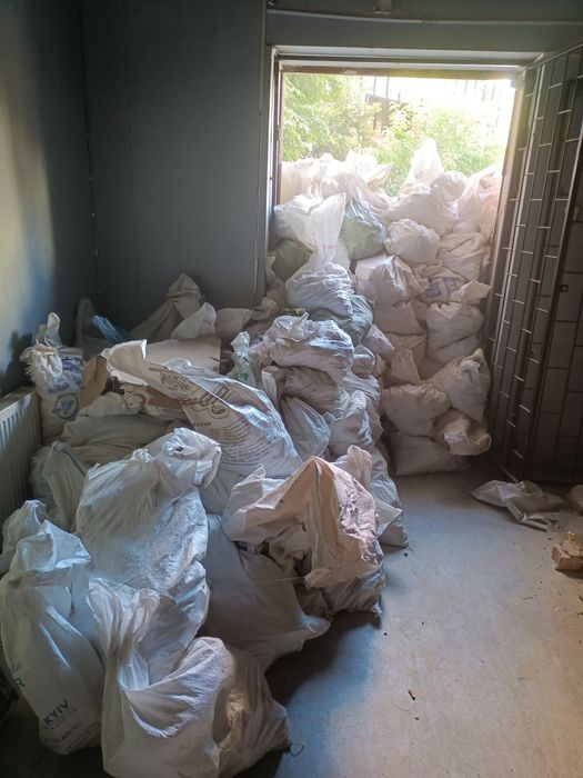 Демонтаж плитки стяжки перестенков