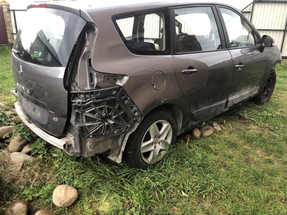 Сценік 3 2012 рік автозапчастини .