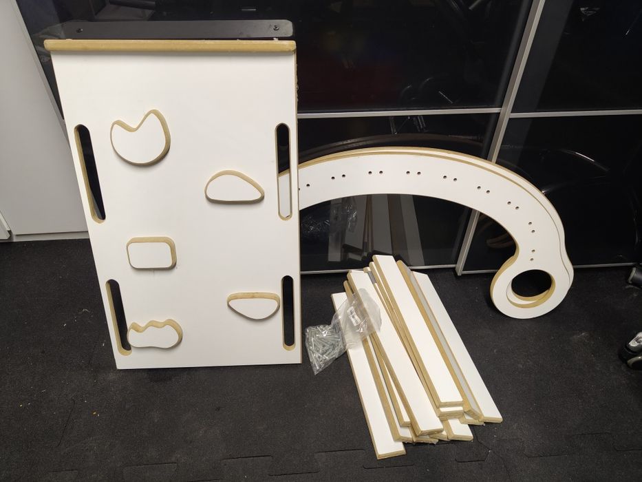 Drewniany bujak, zjeżdżalnia