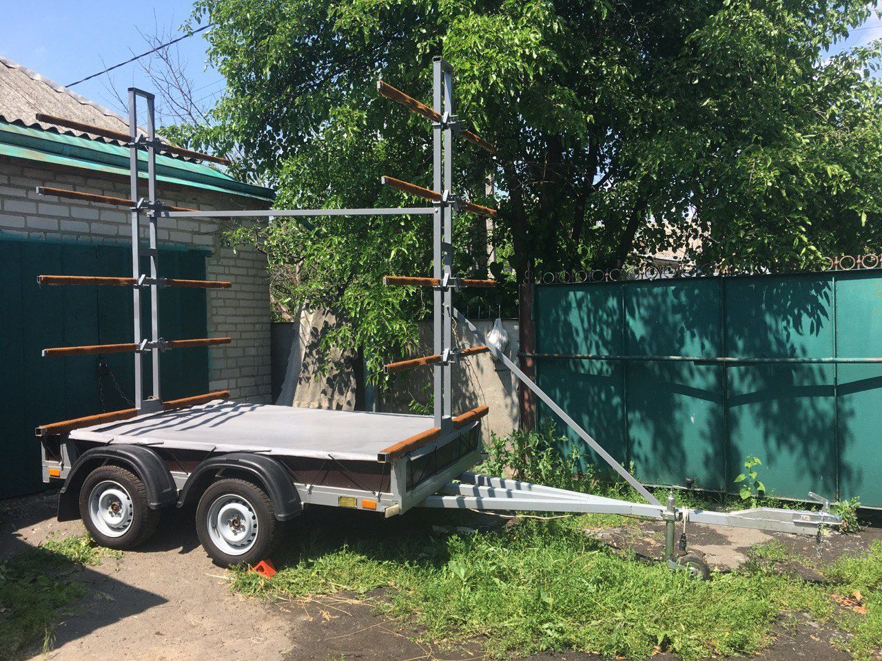 Легковий двовісний причеп для байдарок