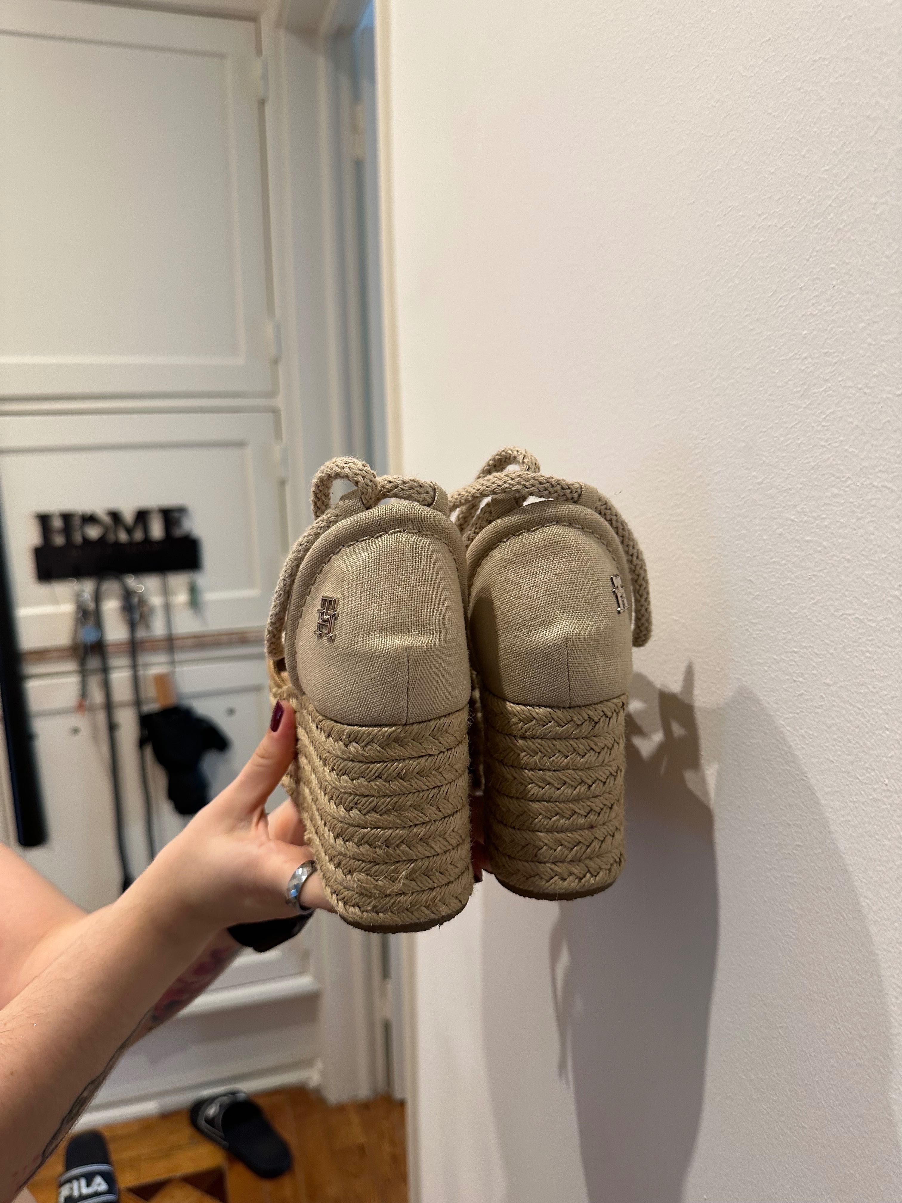 Tommy Hilfiger Linho e Pele
