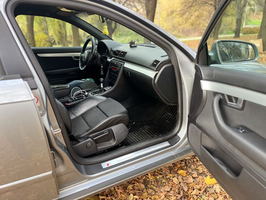 Свіжопригнана Audi A4B7 S-line 2004 рік