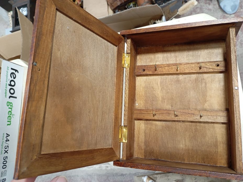 Móvel chaveiro de parede em madeira