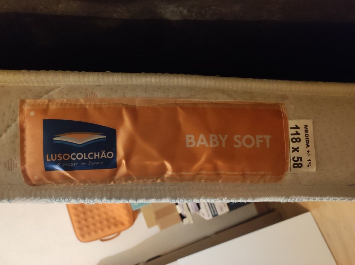 Berço Gulliver IKEA branco com colchão viscoelástico