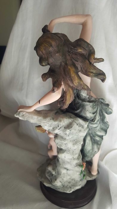 Estatueta marfinite, R&F Collection