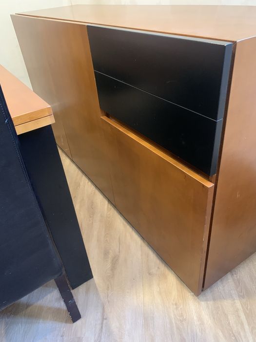 Mesa de sala e aparador