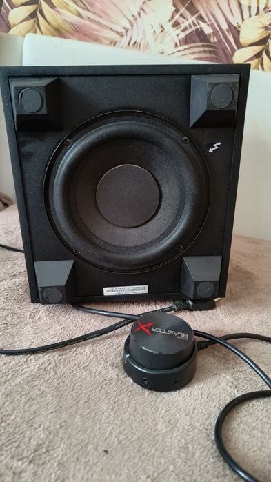 Bardzo mocny głośnik komputerowy subwoofer Creative Sound blaster X M