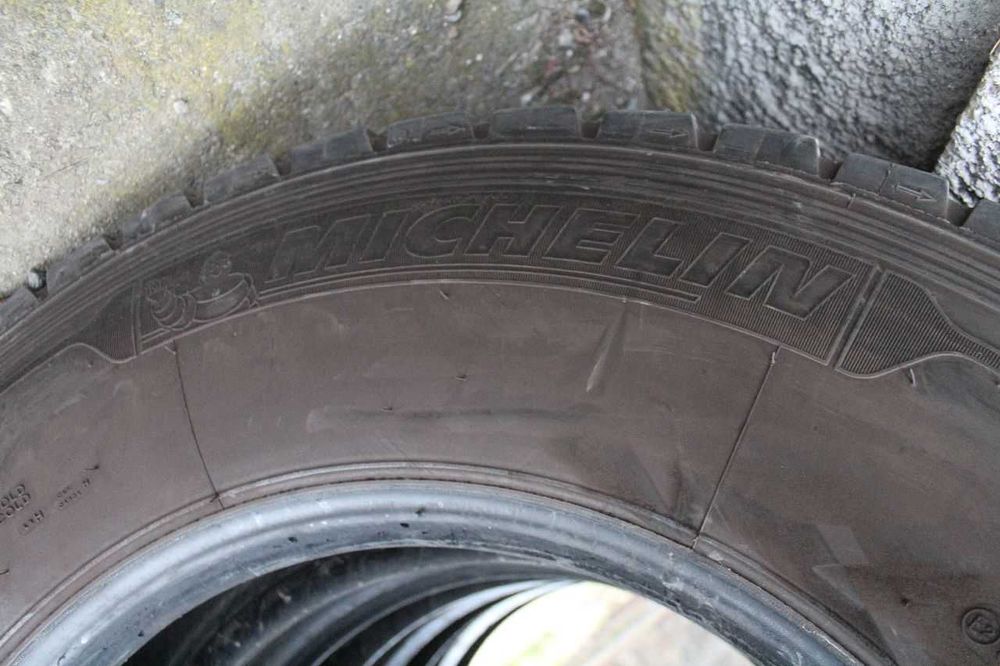4x Michelin X Multi 275/80R22,5 - 275 80 R22,5 15 mm 2019 r.
