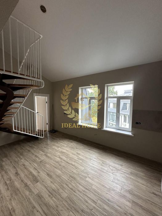 Продаж дворівневої 3к. квартири, м. Сирець