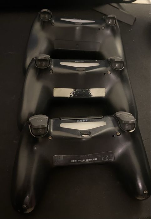 Kontrolery PlayStation 4