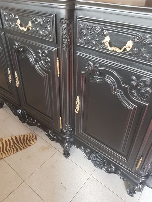 Imponente aparador estilo Luis XV lacado