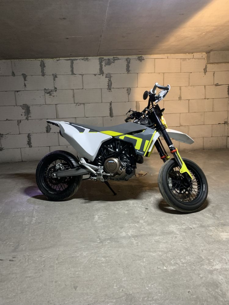 Husqvarna 701 KTM 690