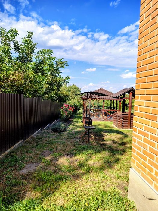 Продаж будинку в мальовничому місці.