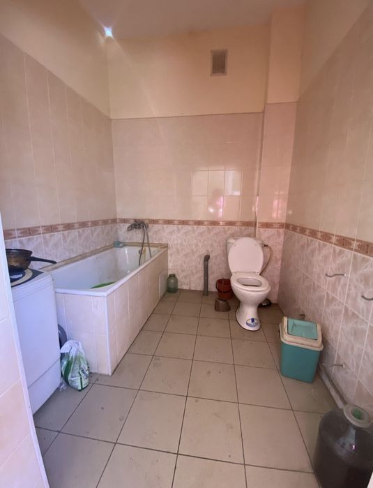 Продам великий 2 поверховий будинок