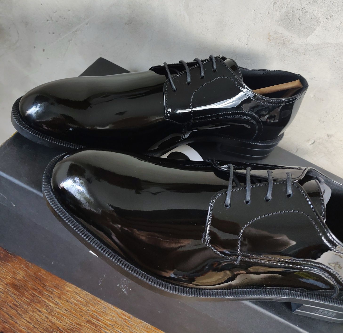 BOSS__półbuty / buty (8,5 / 42,5 / 43) derby eleganckie lakierowane