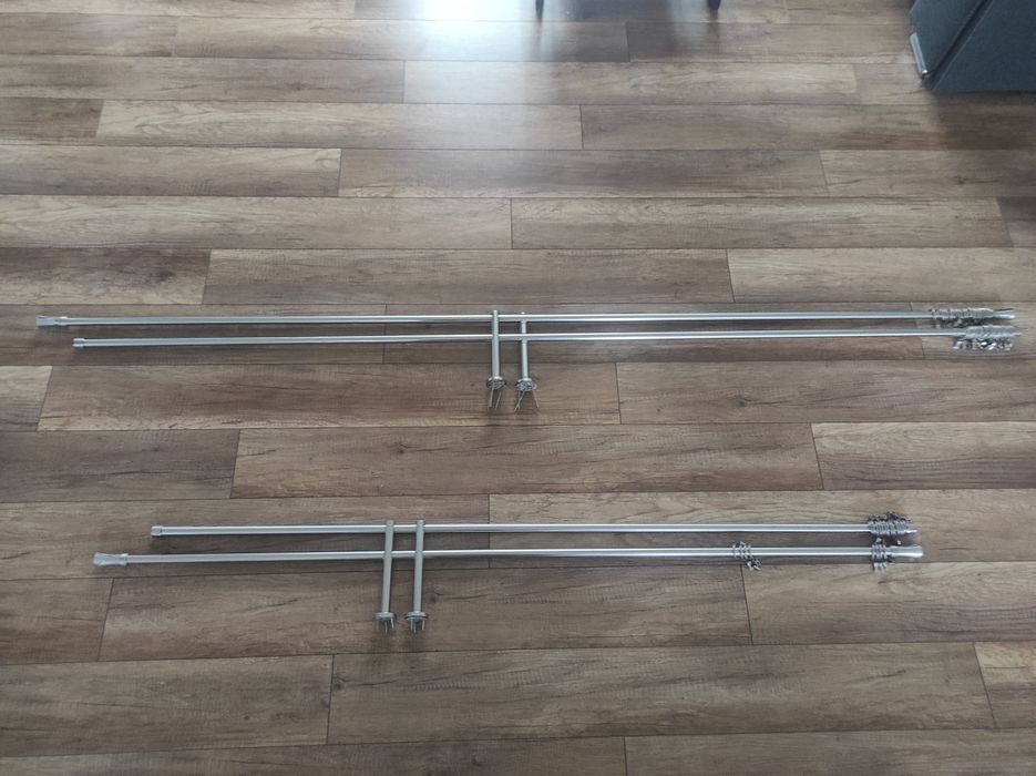 Karnisze metalowe