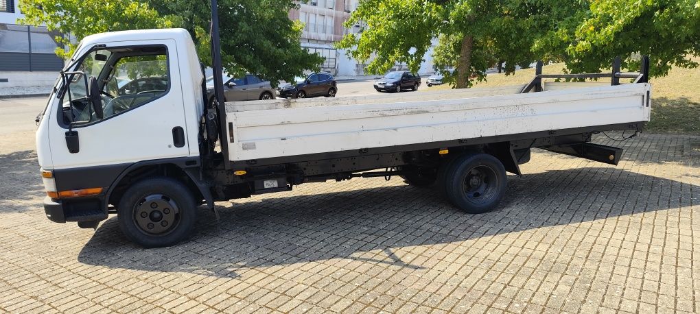 Mitsubishi Canter 3000cc turbo  ligeira