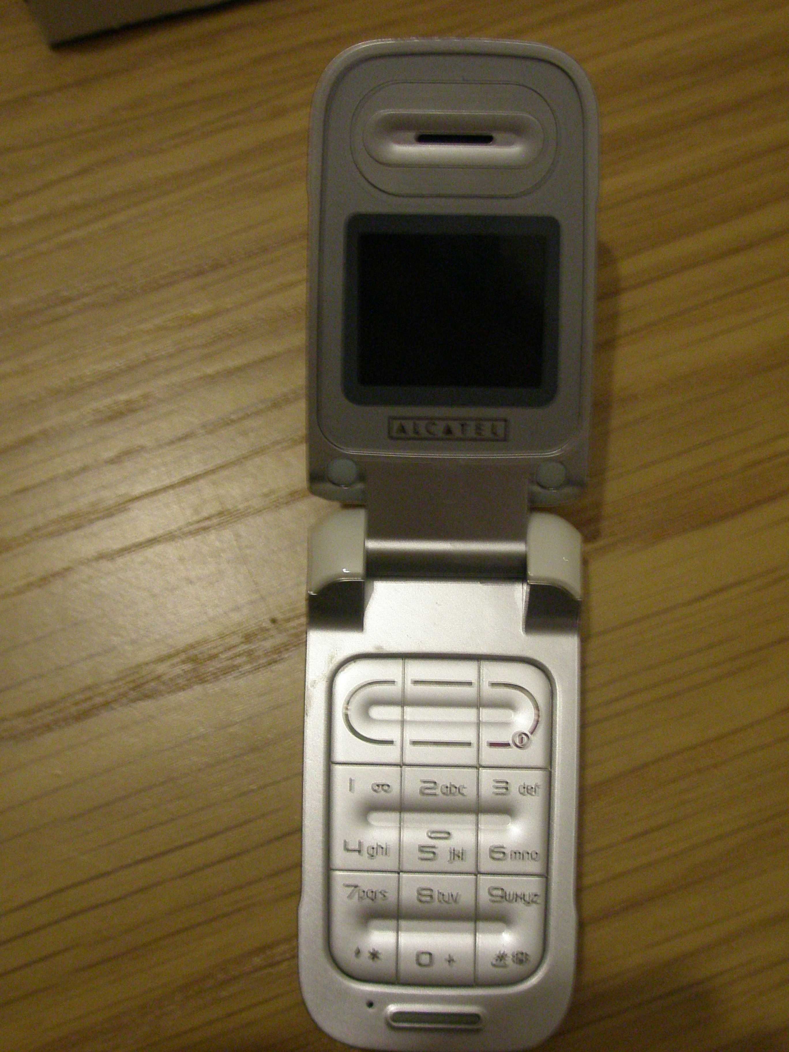 Telemóvel Alcatel OT-E220 (MEO)