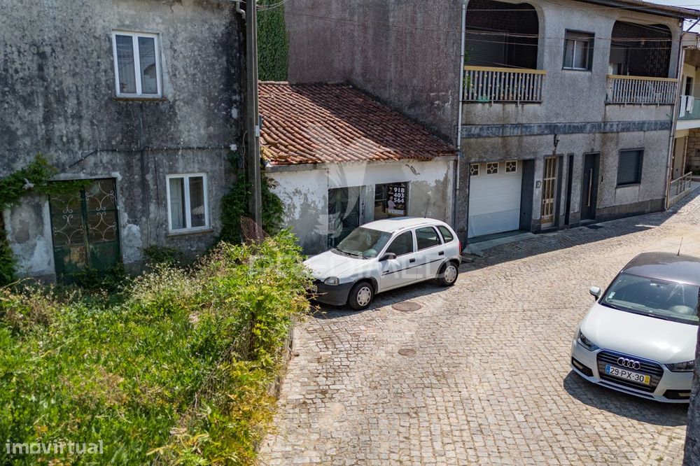Moradia em ruína para restauro com logradouro – Merelim (São Pedro)...