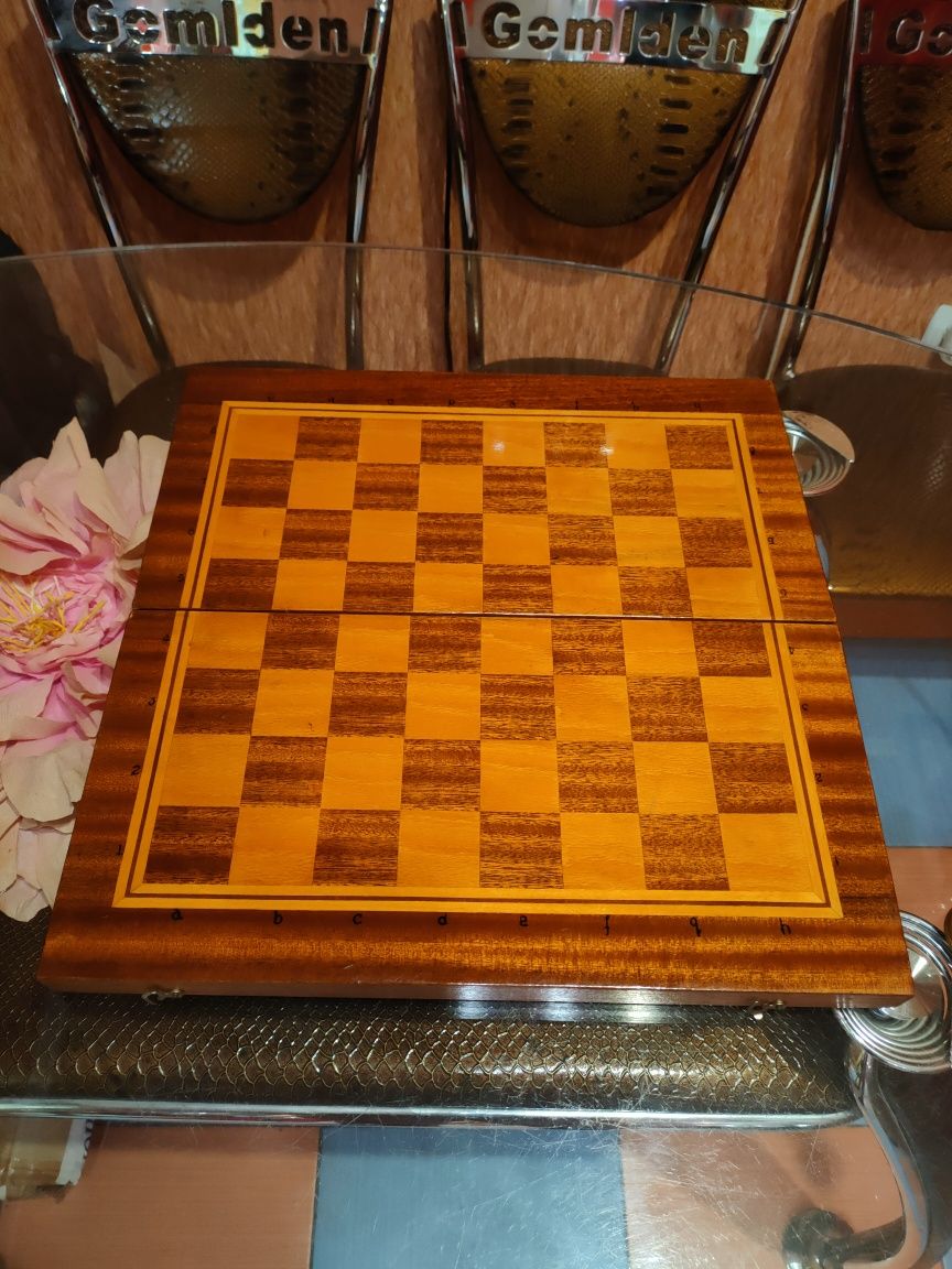 Деревянный набор УССР советского времени Львовские шахматы 47х47 см.