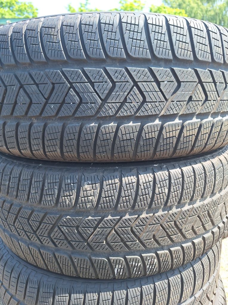 Opony zimowe Pirelli scorpion Winter 235 65 r17