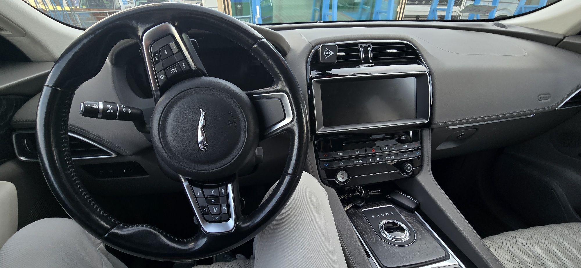 JAGUAR F-Pace 2.0 benz Salon Polska