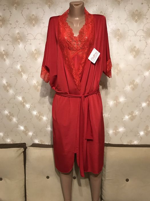 Комплект нижньої білизни / нічна сорочка і халат