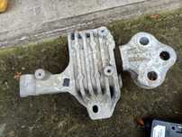 Jeep Cherokee kl USA 3.2 poduszka silnika