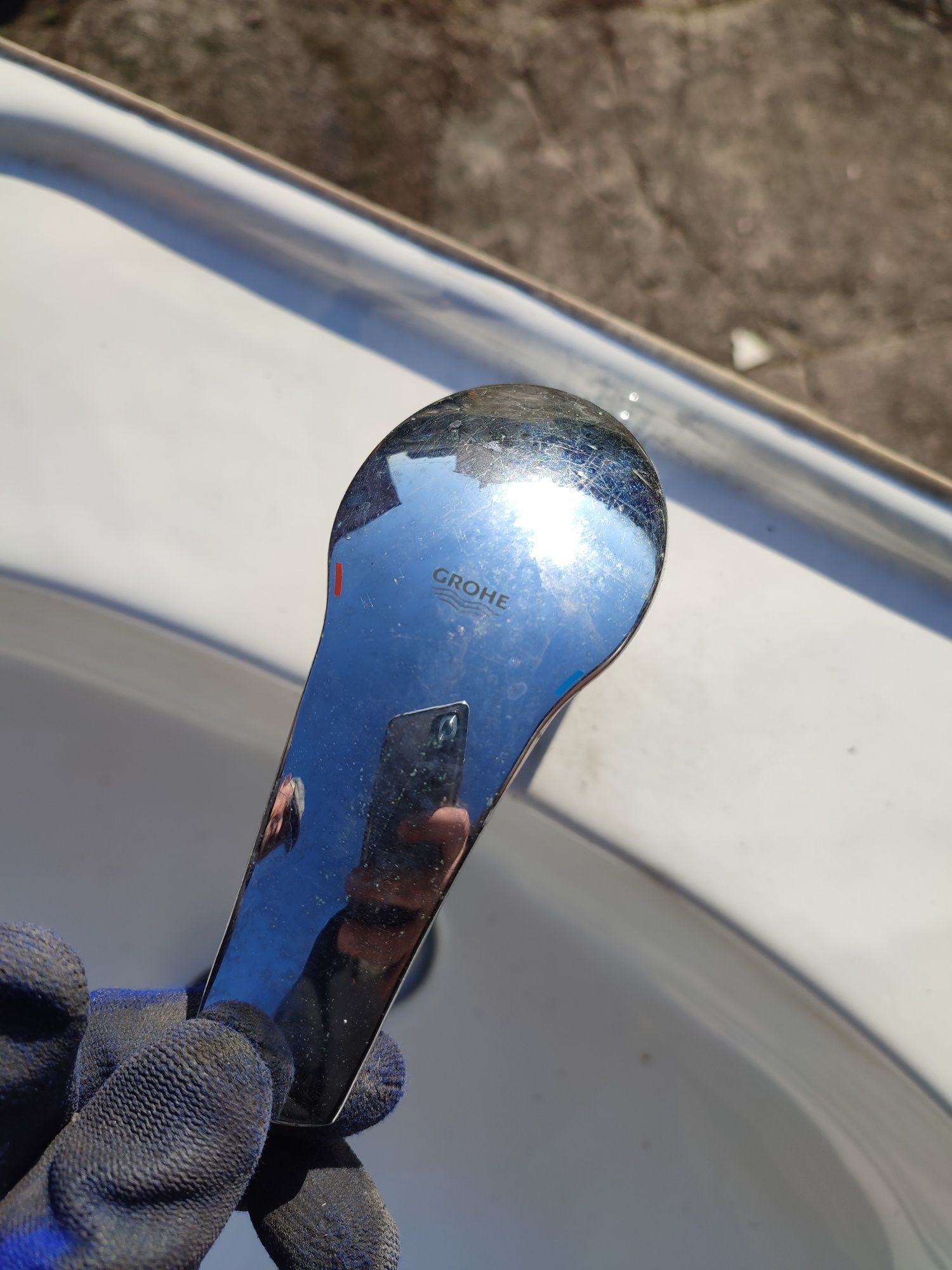 Umywalka z baterią Grohe
