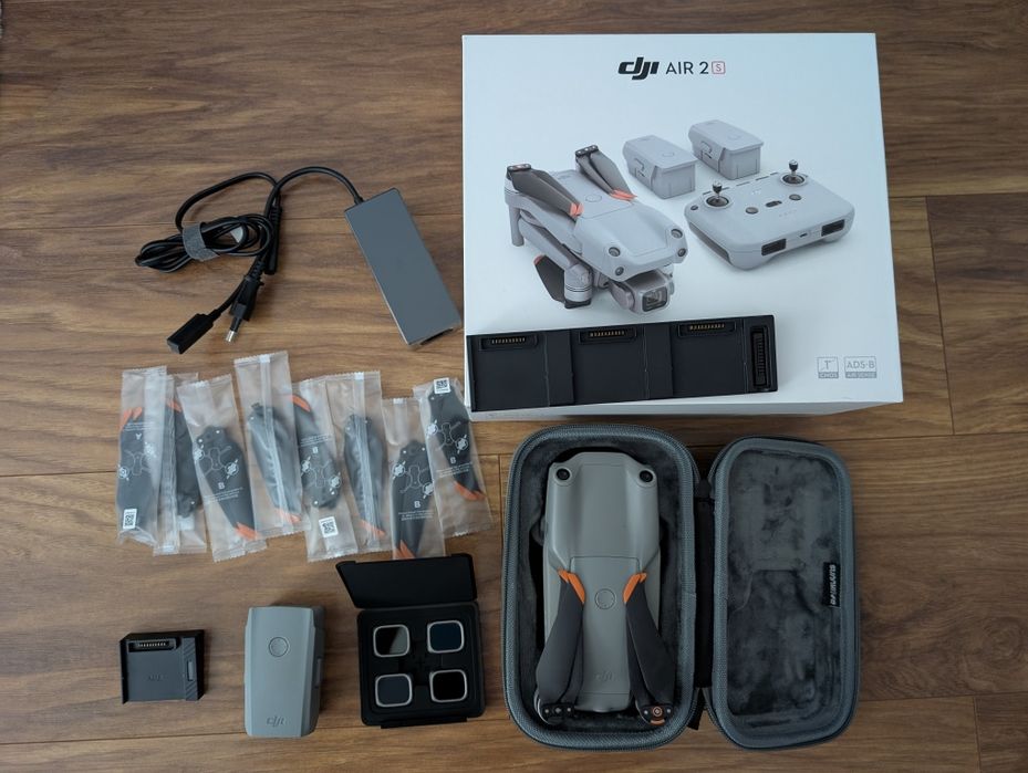 Dji air 2s fmc fly more combo (2 baterie , etui, bez kontrolera)