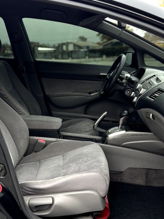 В продаже Honda Civic 2008 года 1.3 гибрид