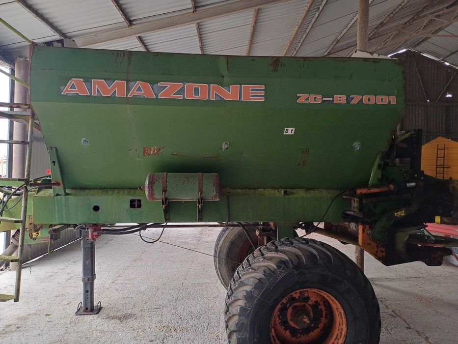 Rozsiewacz Amazone ZG-B 7001