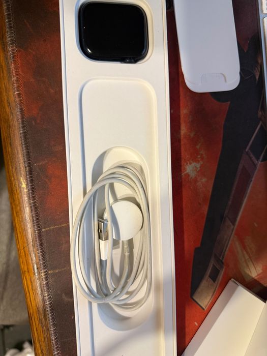 Apple Watch 8 45 mm  + cellular