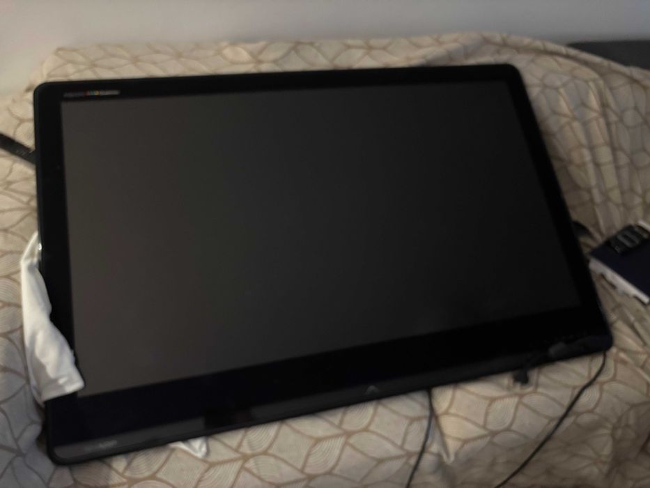 Telewizor SHARP w dobrym stanie + uchwyt do montażu na ścianie