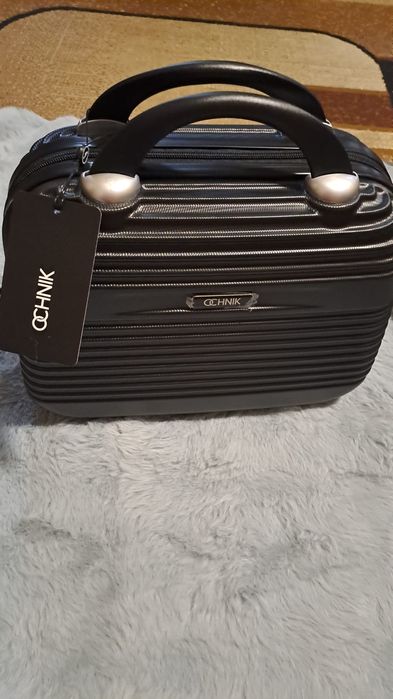 Kuferek  kosmetyczka podreczna firmy Ochnik