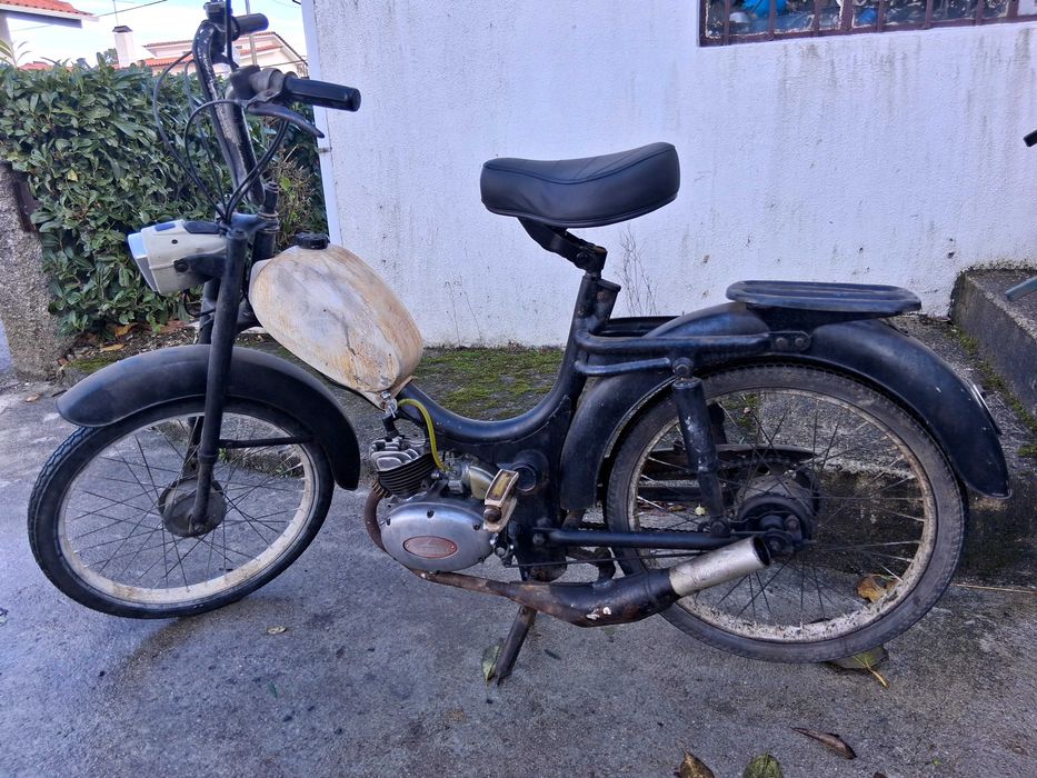 Mobilete GARELLI a trabalhar