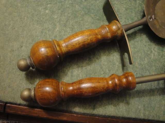 Stary komplet do zbierania okruchów mosiądz i drewno.