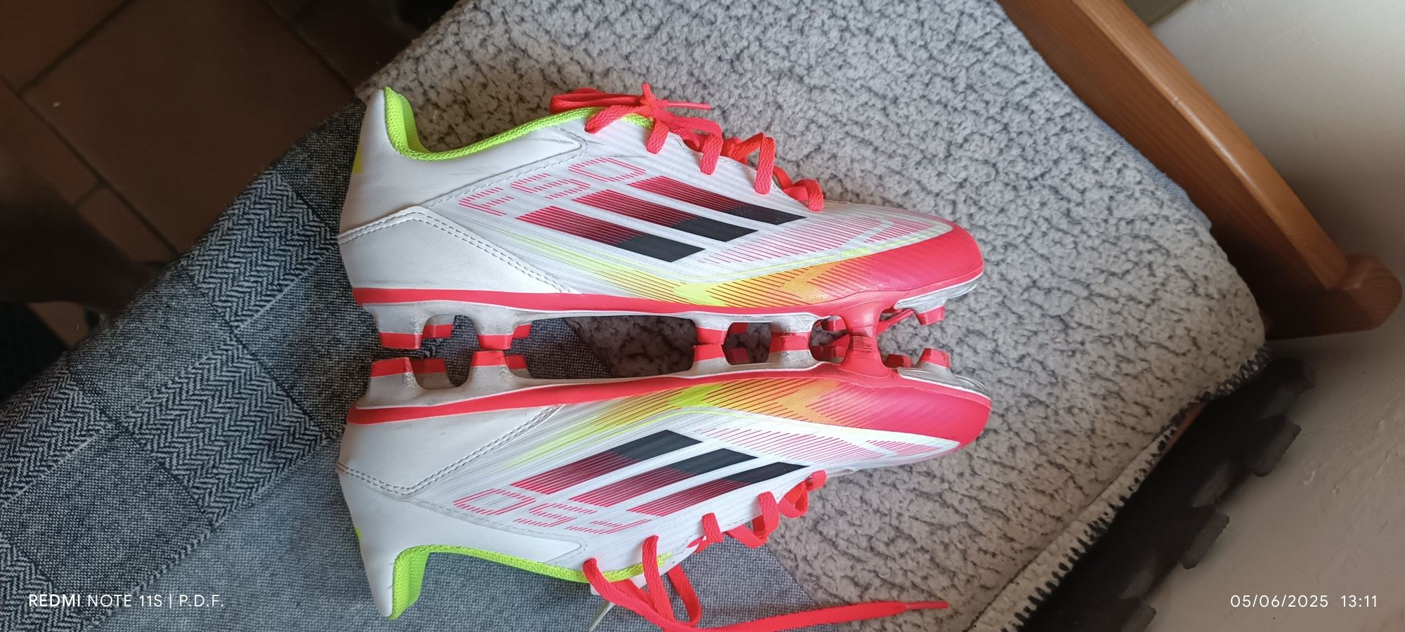 Chuteiras Adidas F50, n° 43 1/2.