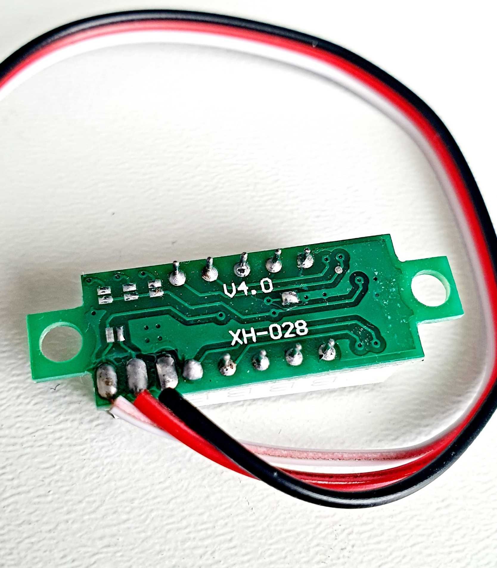 Woltomierz cyfrowy żółty LED 0.28” DC 0-100V.