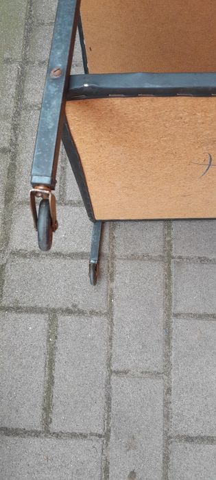Niciarka szafka stolik na kółkach lat 60lub70