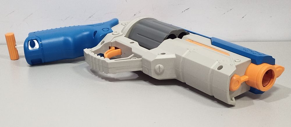 Детский пистолет Револьвер на поролоновых пульках.