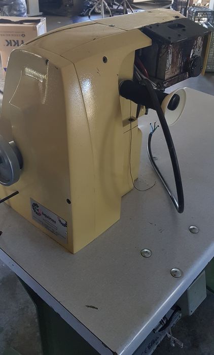Maquina de orlar modelo com 4