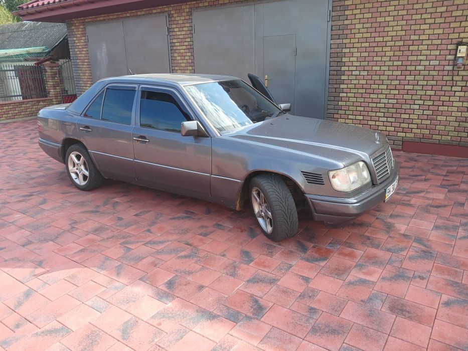 Мерседес бенс 124