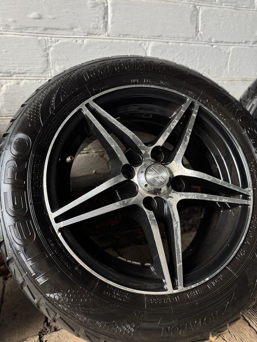 Продам диски с шинами r14