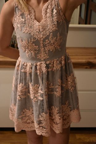 Koronkowa sukienka EMO