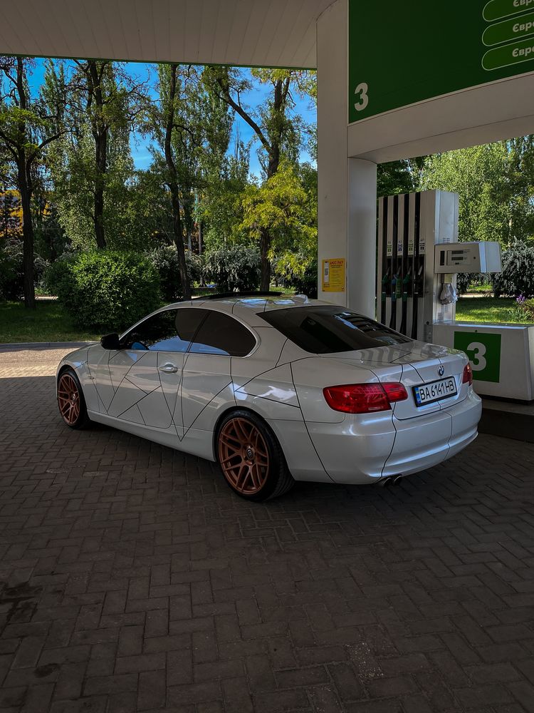 Bmw 3 e92  3.0 2010 газ/ бенз